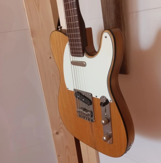 CUSTOM TELECASTER