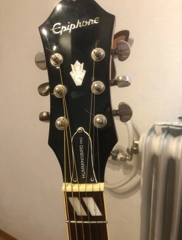 EPIPHONE HUMMINGBIRD PRO
