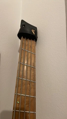 Πωλείται Ibanez EHB-1005SMS (multiscale , short scale)