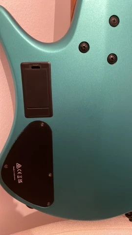 Πωλείται Ibanez EHB-1005SMS (multiscale , short scale)