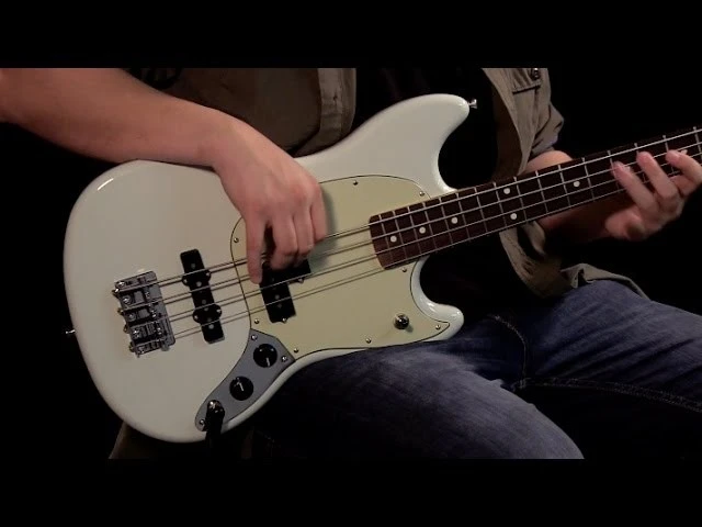 Fender Mustang Bass MIM Mint condition.