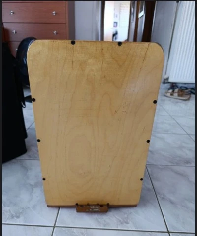 Rendi Handmade cajon 