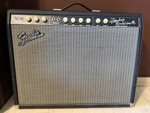 Fender Custom Vibrolux Reverb 40-Watt 2x10 Guitar Combo