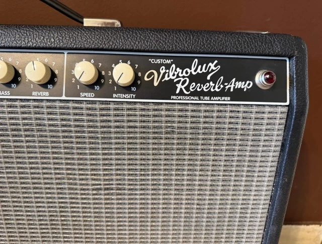 Fender Custom Vibrolux Reverb 40-Watt 2x10 Guitar Combo