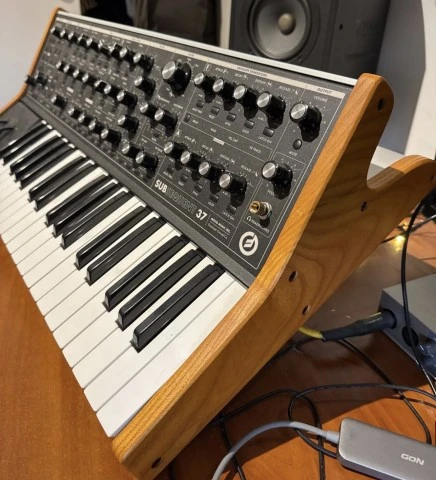 Moog Subsequent 37