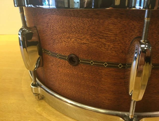 Ταμπούρο για ενοικίαση  star solid mahogany 