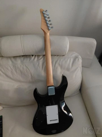 Πωλείται κιθάρα Yamaha Tourgear
