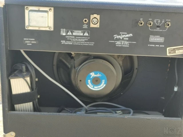 Πωλείται Ενισχυτής Fender Performer 1000