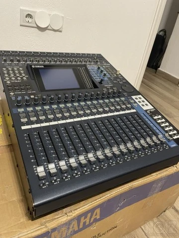 Πωλείται ψηφιακή κονσόλα ήχου YAMAHA DM1
