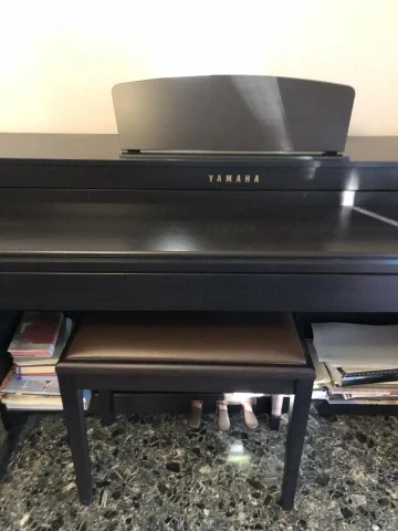 Πουλάω πιανο Yamaha