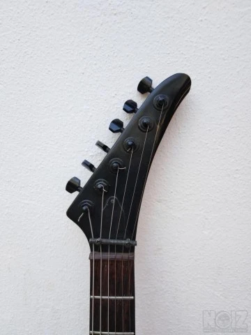 Cigar Box Guitar Vester Montecristo.