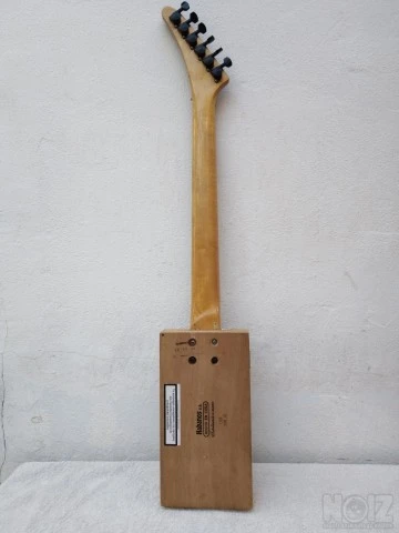 Cigar Box Guitar Vester Montecristo.