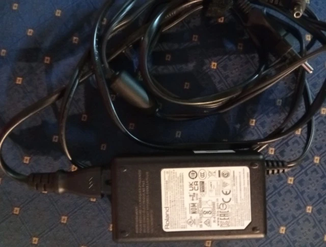 ROLAND GR 55 QUITAR SYNTHESIZER