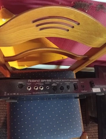 ROLAND GR 55 QUITAR SYNTHESIZER