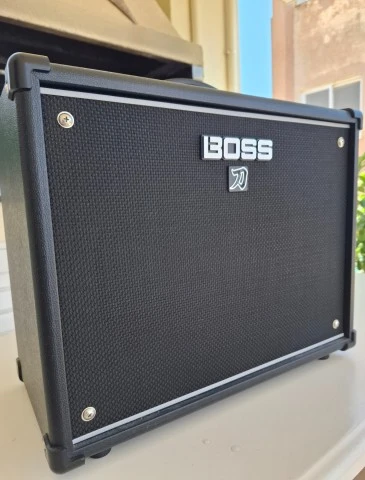 Boss Katana 50W Gen3 με ηχείο v30