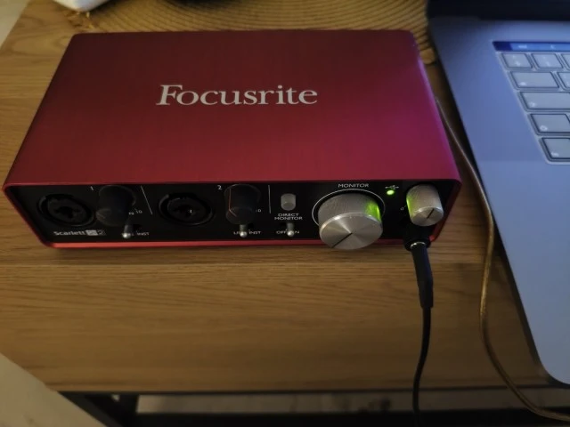 Focusrite Scarlett 2i2 (2nd Gen)