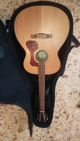 Ηλεκτροακουστική κιθάρα Guild OM-240E