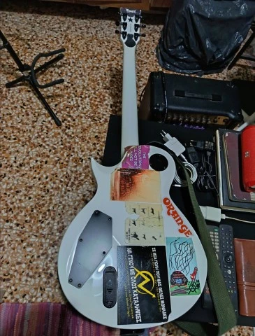 Σετ 2025 Harley Benton SC custom iii + 2 ενισχυτές 