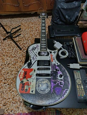 Σετ 2025 Harley Benton SC custom iii + 2 ενισχυτές 
