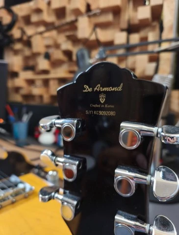 DeArmond by Guild M75t