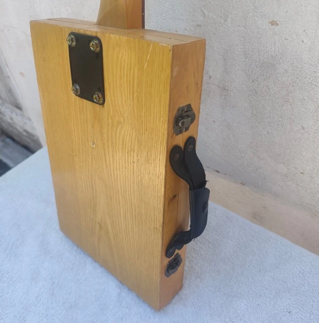 Skunk Brothers tool box guitar 
