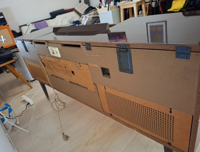 Grundig Rossini 5a stero turntable and radio.