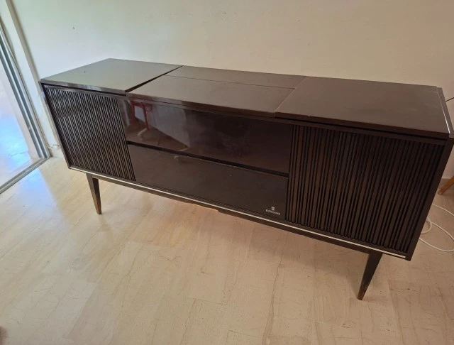 Grundig Rossini 5a stero turntable and radio.