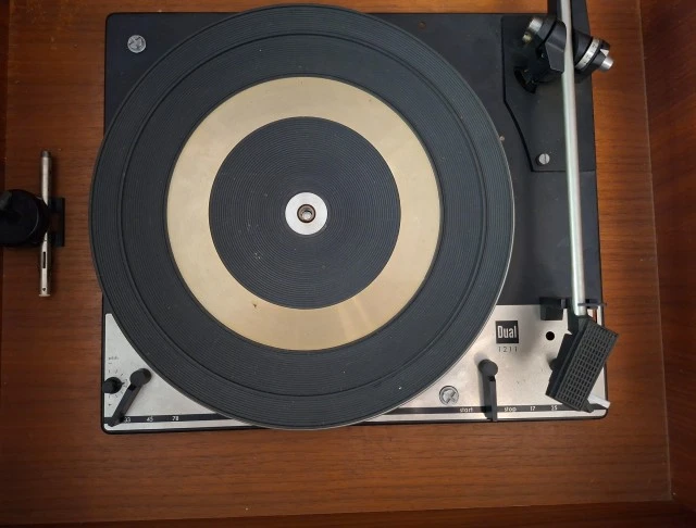 Grundig Rossini 5a stero turntable and radio.