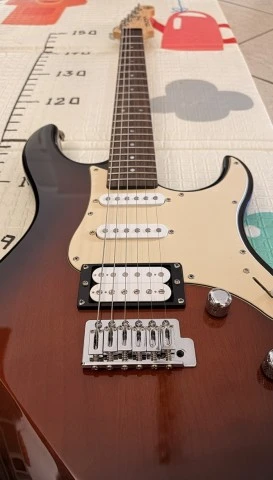 Yamaha Pacifica 112V Violin Sunburst