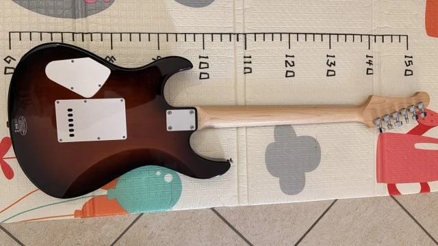 Yamaha Pacifica 112V Violin Sunburst