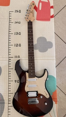 Yamaha Pacifica 112V Violin Sunburst