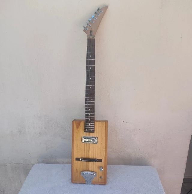 Shred jazz box guitar