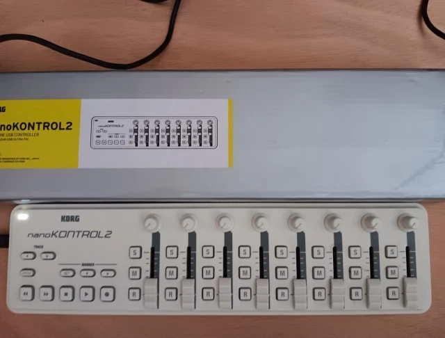 Nanokontrol 2 White.
