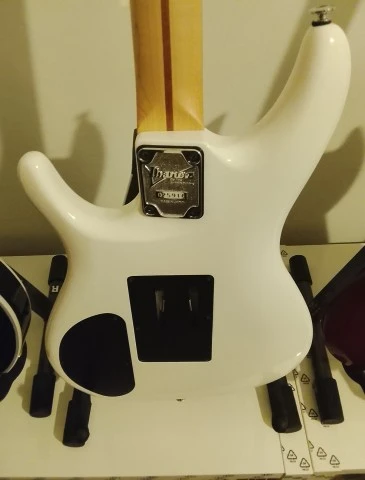 Ibanez satriani js2400 japan