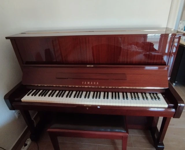 Πιάνο YAMAHA U1 μαόνι σε άριστη κατασταση 