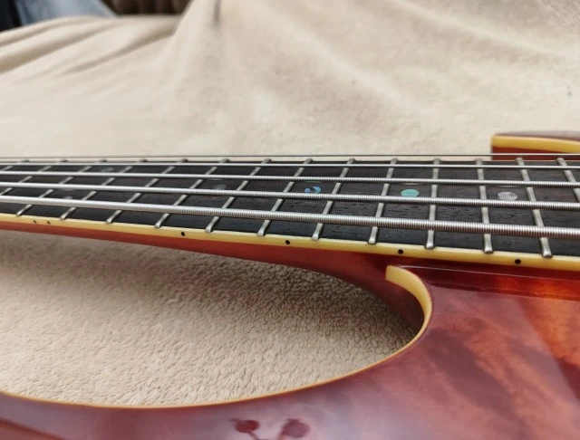 Brian Moore I5 sunburst 5χορδο