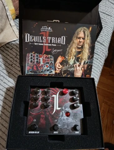 Devils Triad overdrive boost delay reverb Jeff Loomis S