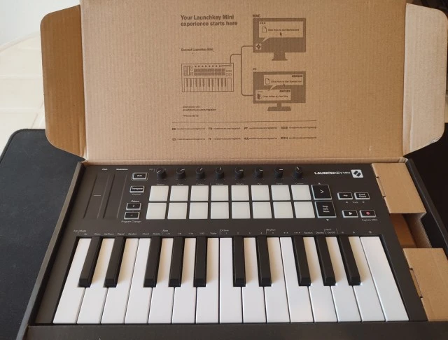 Novation Launchkey mini 25 MK3