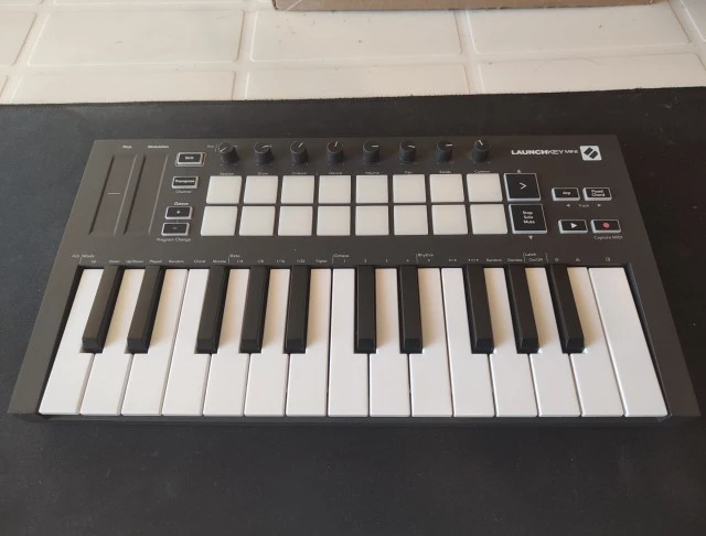 Novation Launchkey mini 25 MK3