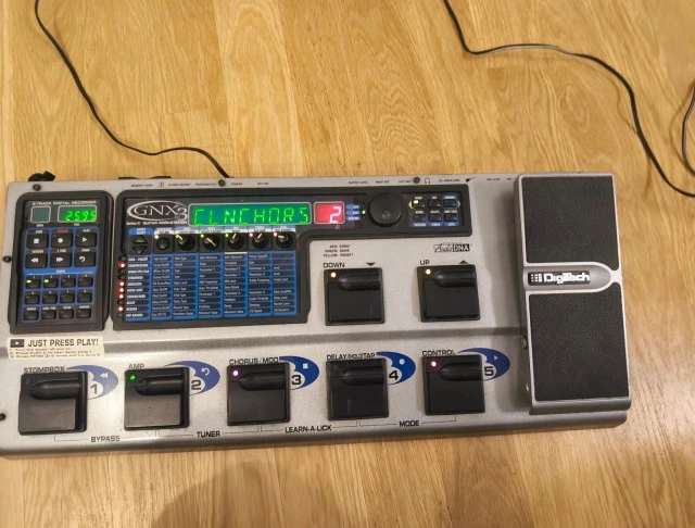 Πωλείται πεταλιέρα Digitech GNX3 Guitar Workstation