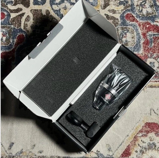 Neumann TLM102 