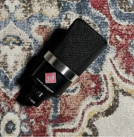 Neumann TLM102 