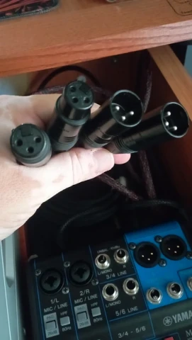 Neutrik XLR βύσματα και ρυθμιζόμενοι adaptors 90°