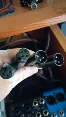 Neutrik XLR βύσματα και ρυθμιζόμενοι adaptors 90°
