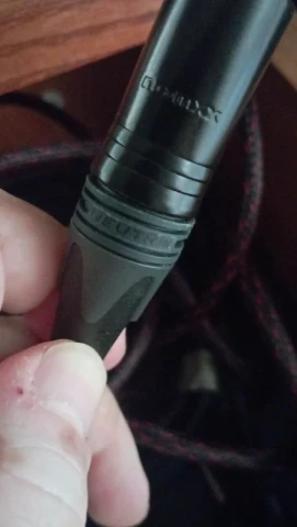 Neutrik XLR βύσματα και ρυθμιζόμενοι adaptors 90°