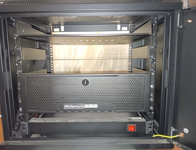 Lanberg Eπιτοίχιο Rack 9U με πόρτα(Μεταλλικό)