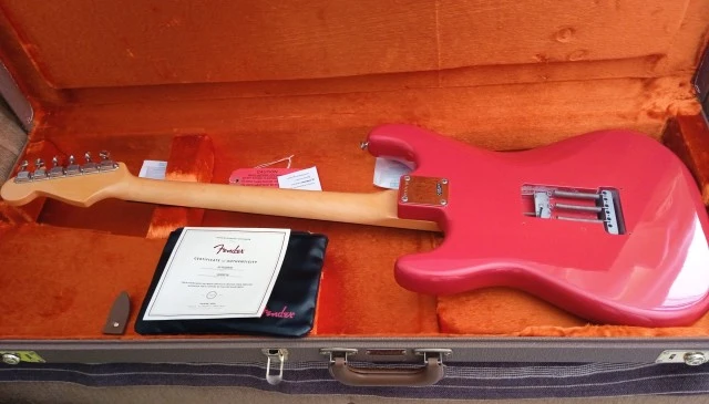 Fender 1961 AV II stratocaster Fiesta Red RW