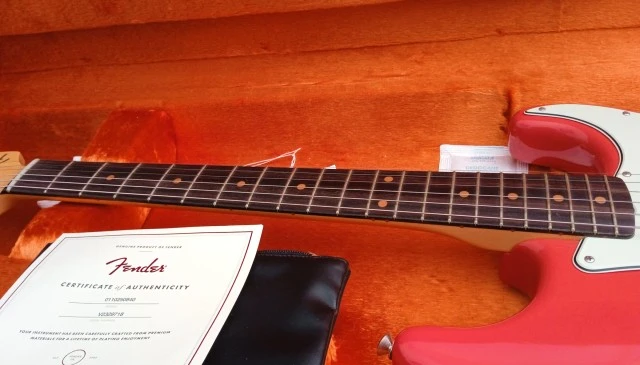 Fender 1961 AV II stratocaster Fiesta Red RW