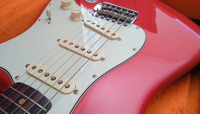 Fender 1961 AV II stratocaster Fiesta Red RW