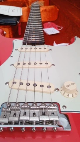 Fender 1961 AV II stratocaster Fiesta Red RW